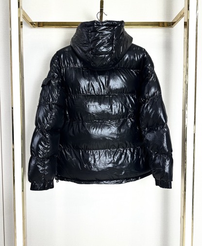 モンクレール「Moncler」プルオーバー ダウンジャケット