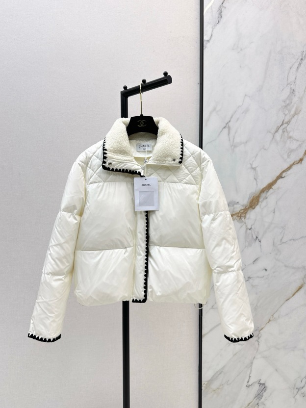 シャネル「Chanel」Quilted Collar Puffer Jacket