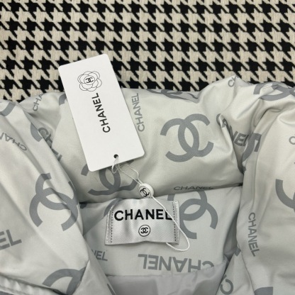シャネル「Chanel」スタンドカラー モノグラム キルトド ジャケット