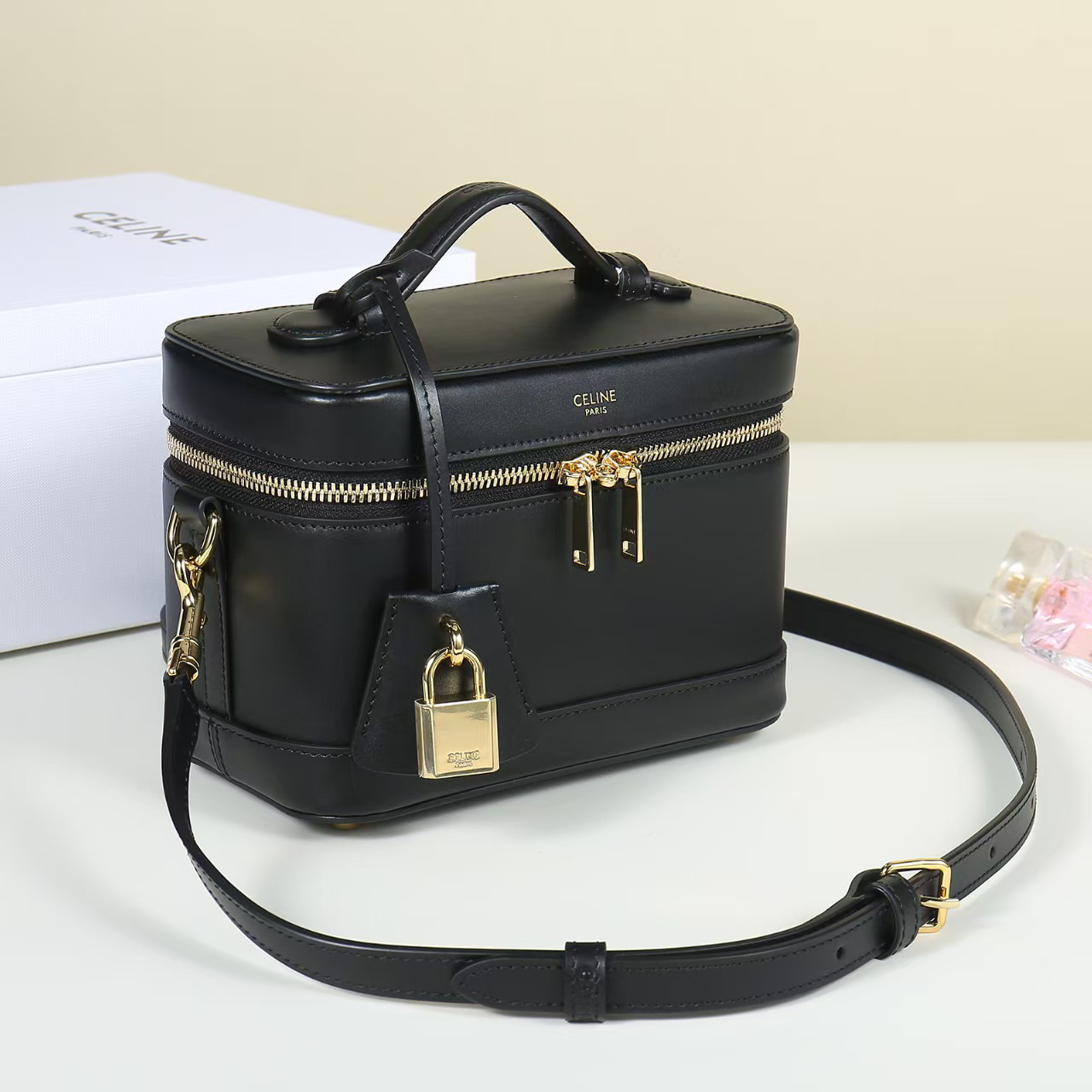 セリーヌ「Celine」 VANITY レザー コスメティック ケース