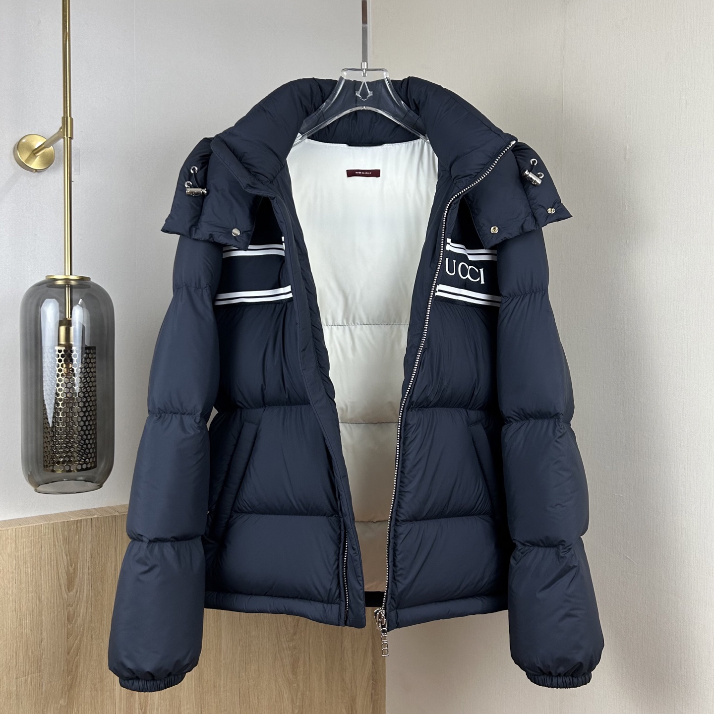 グッチ「Gucci」ストライプ プリント ダウンジャケット