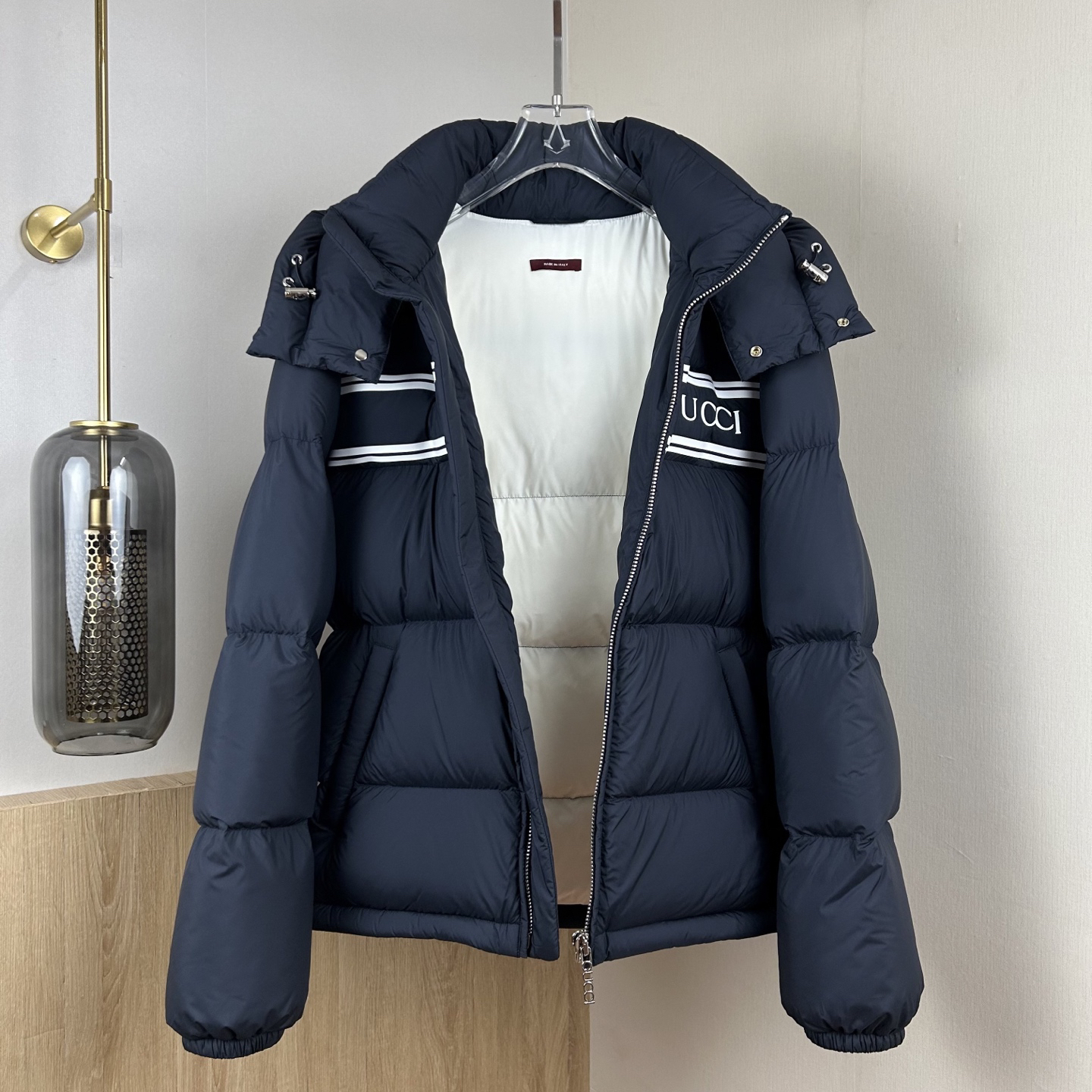 グッチ「Gucci」ストライプ プリント ダウンジャケット