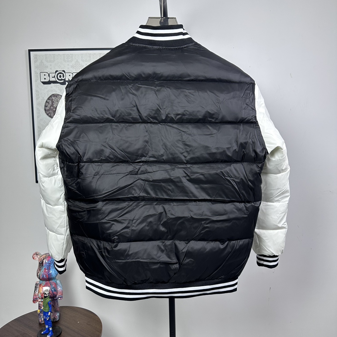 モンクレール「Moncler」ビースタン ダウン ブルゾン