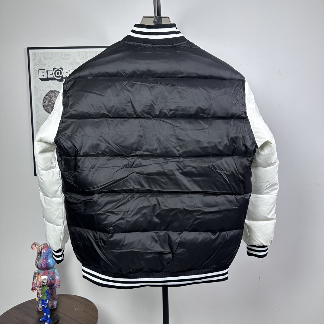 モンクレール「Moncler」ビースタン ダウン ブルゾン