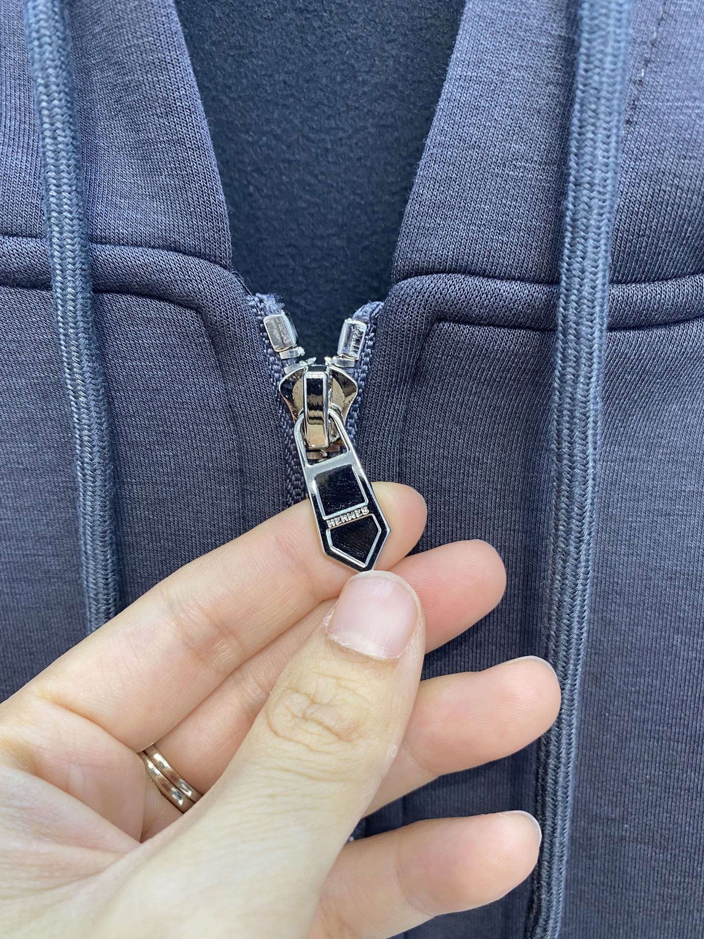 エルメス「Hermès」アプリケ スラウチショルダー パーカー