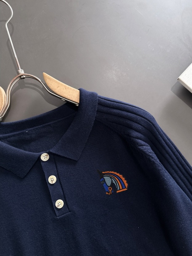 エルメス「Hermès」エンブロイダリー ロゴ ニット セーター