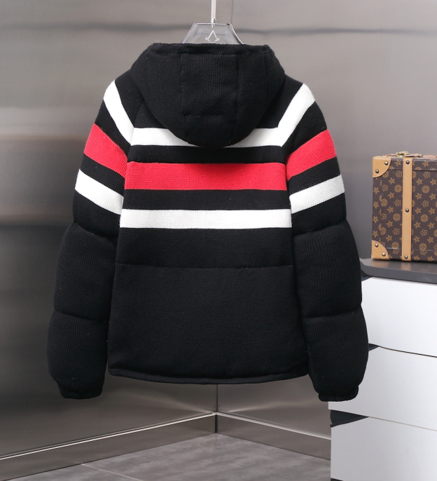 プラダ「Prada」ウール＆カシミア ダウンジャケット