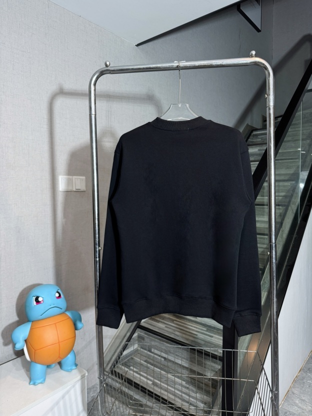 プラダ「Prada」トライアングル ロゴ クルーネック スウェットシャツ