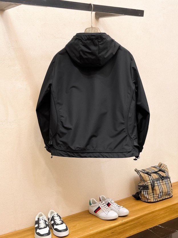 プラダ「Prada」テクニカル ジャケット