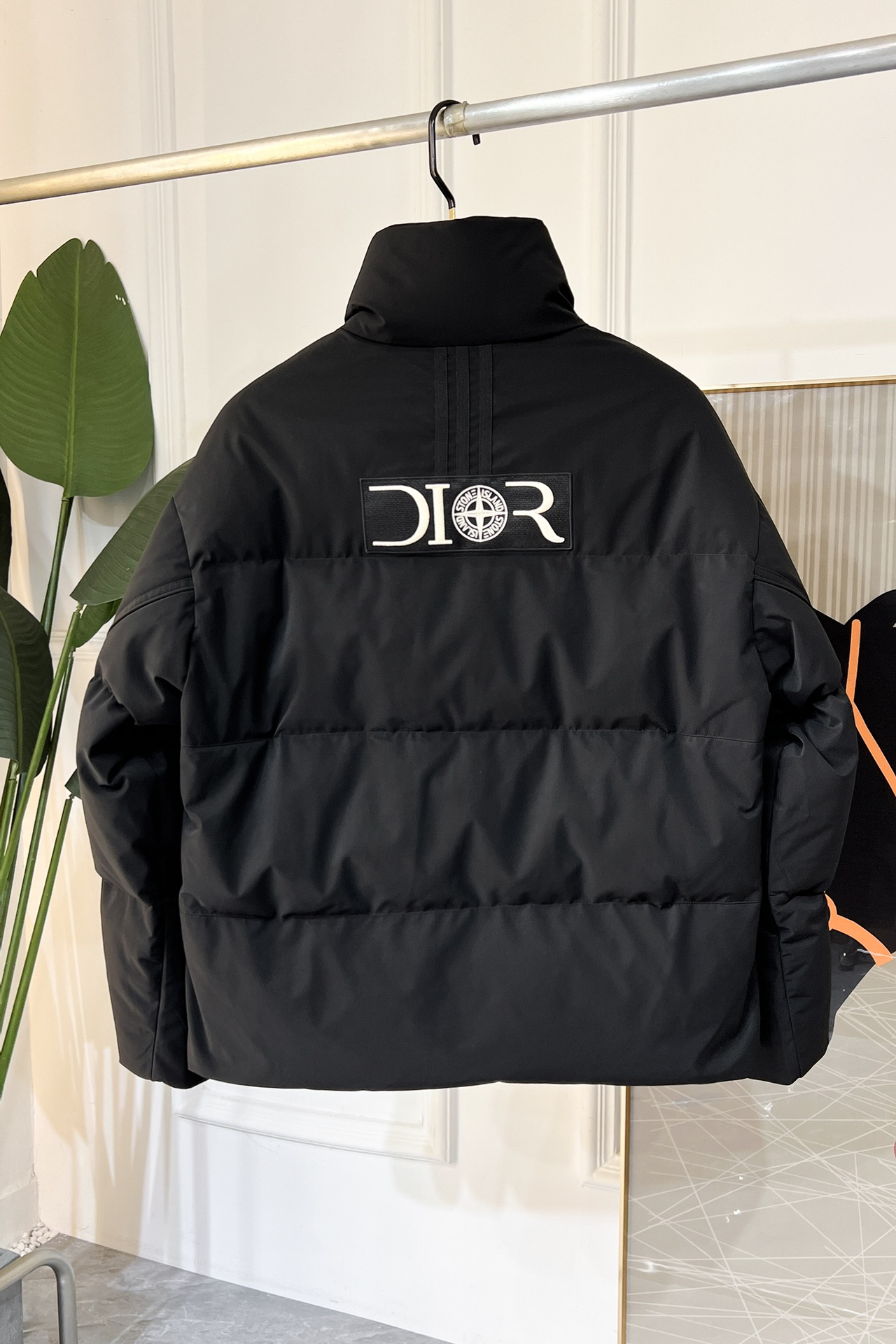 ディオール「Dior」モダン ダウンジャケット