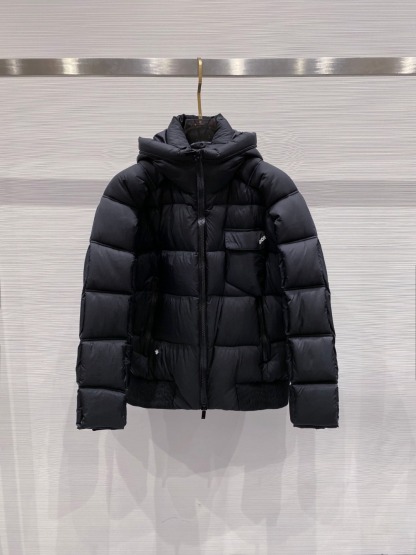 ディオール「Dior」モダン シルエット ダウンジャケット