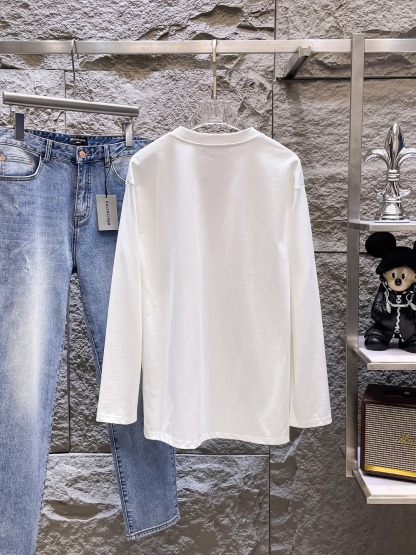 ディオール「Dior」エッセンシャル ロゴ スウェットシャツ