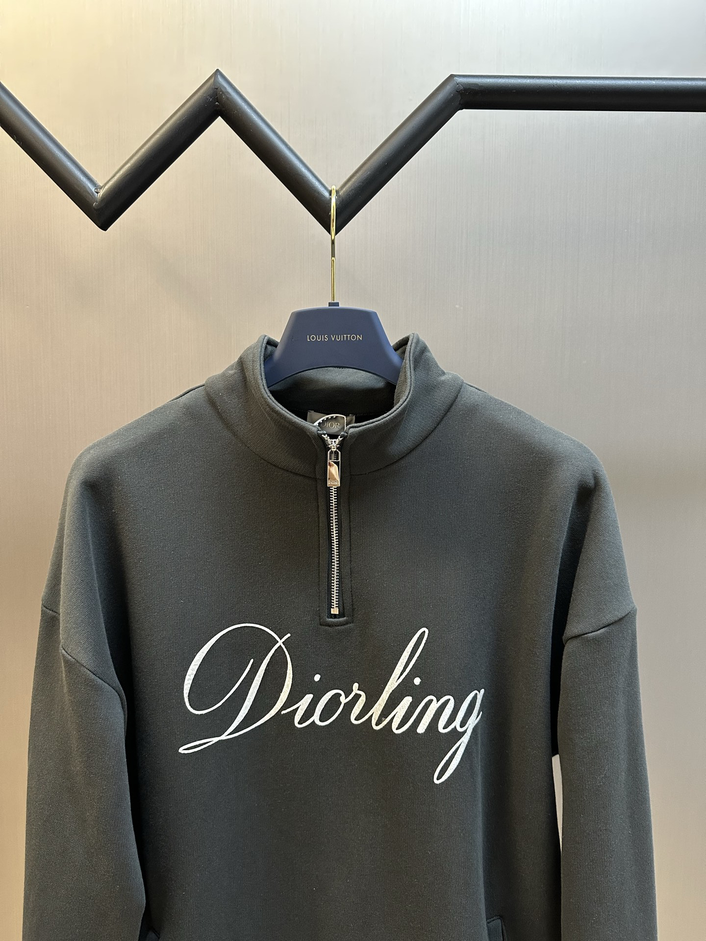 ディオール「Dior」フロッキープリント ハーフジップ スウェットシャツ