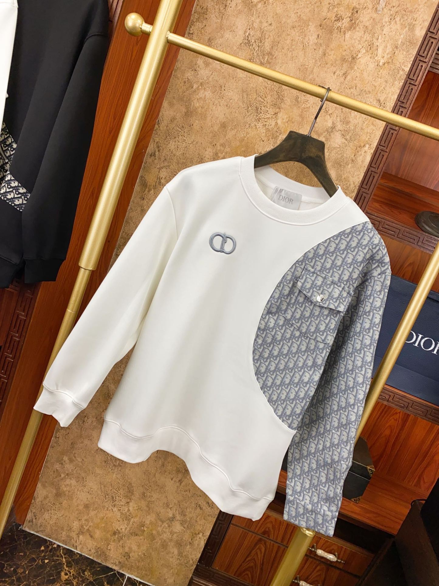 ディオール「Dior」ロゴ スウェットシャツ