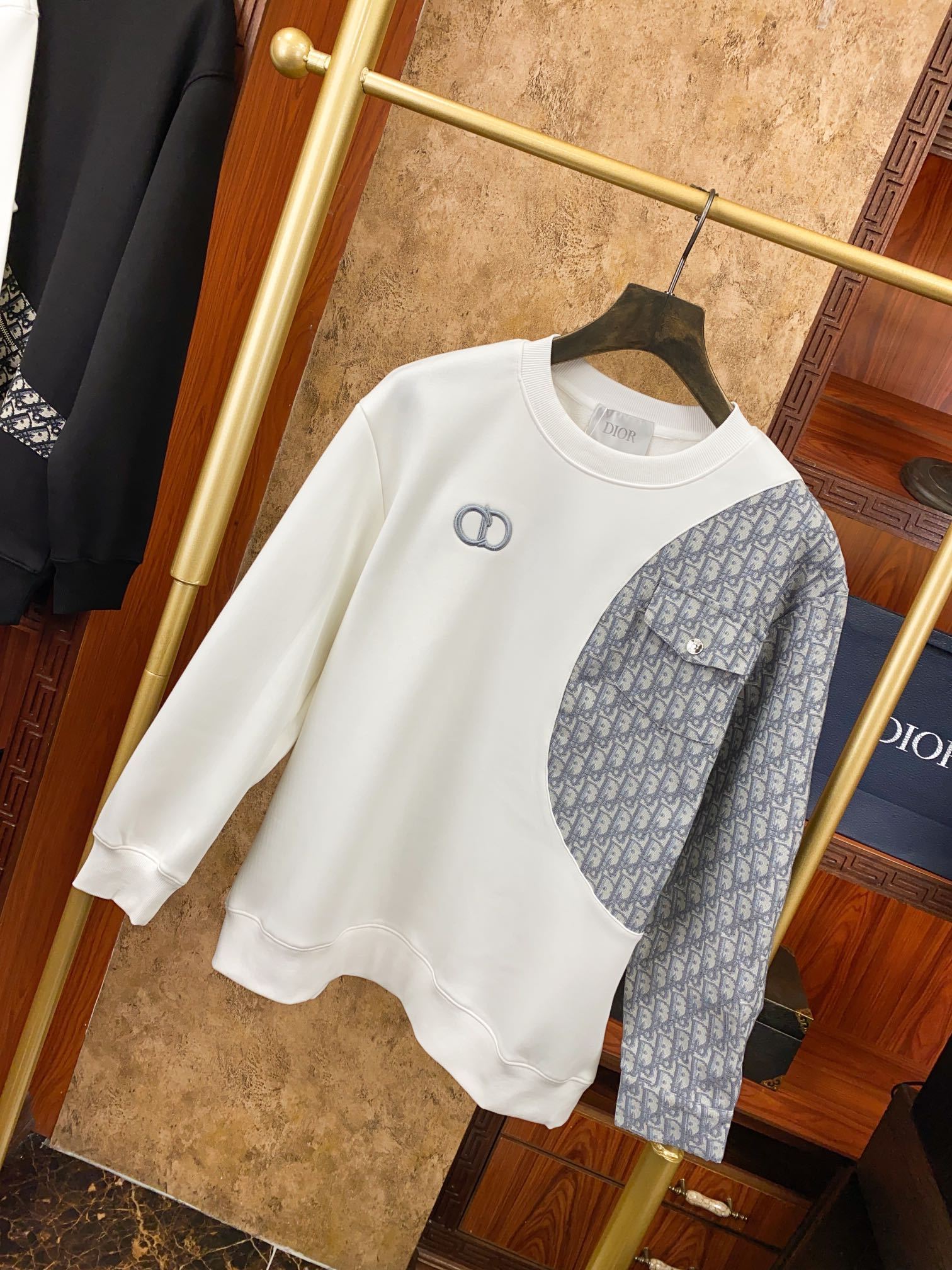 ディオール「Dior」ロゴ スウェットシャツ