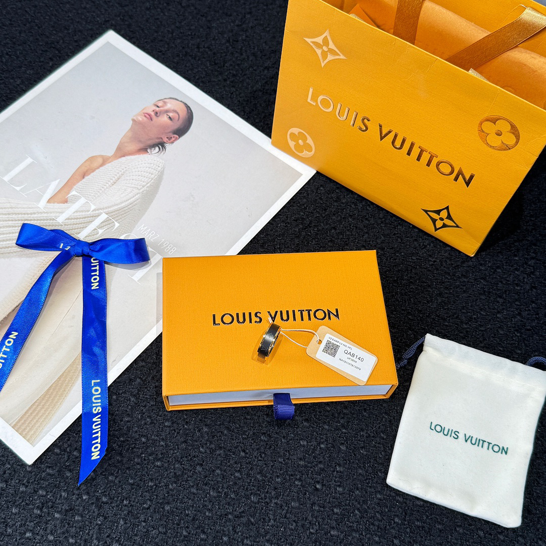ルイ・ヴィトン「Louis Vuitton」ブラックセラミックリング