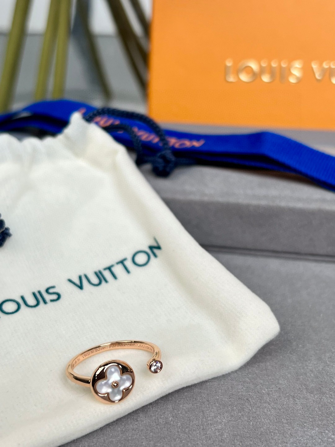 ルイ・ヴィトン「Louis Vuitton」Color Blossom Mini リング