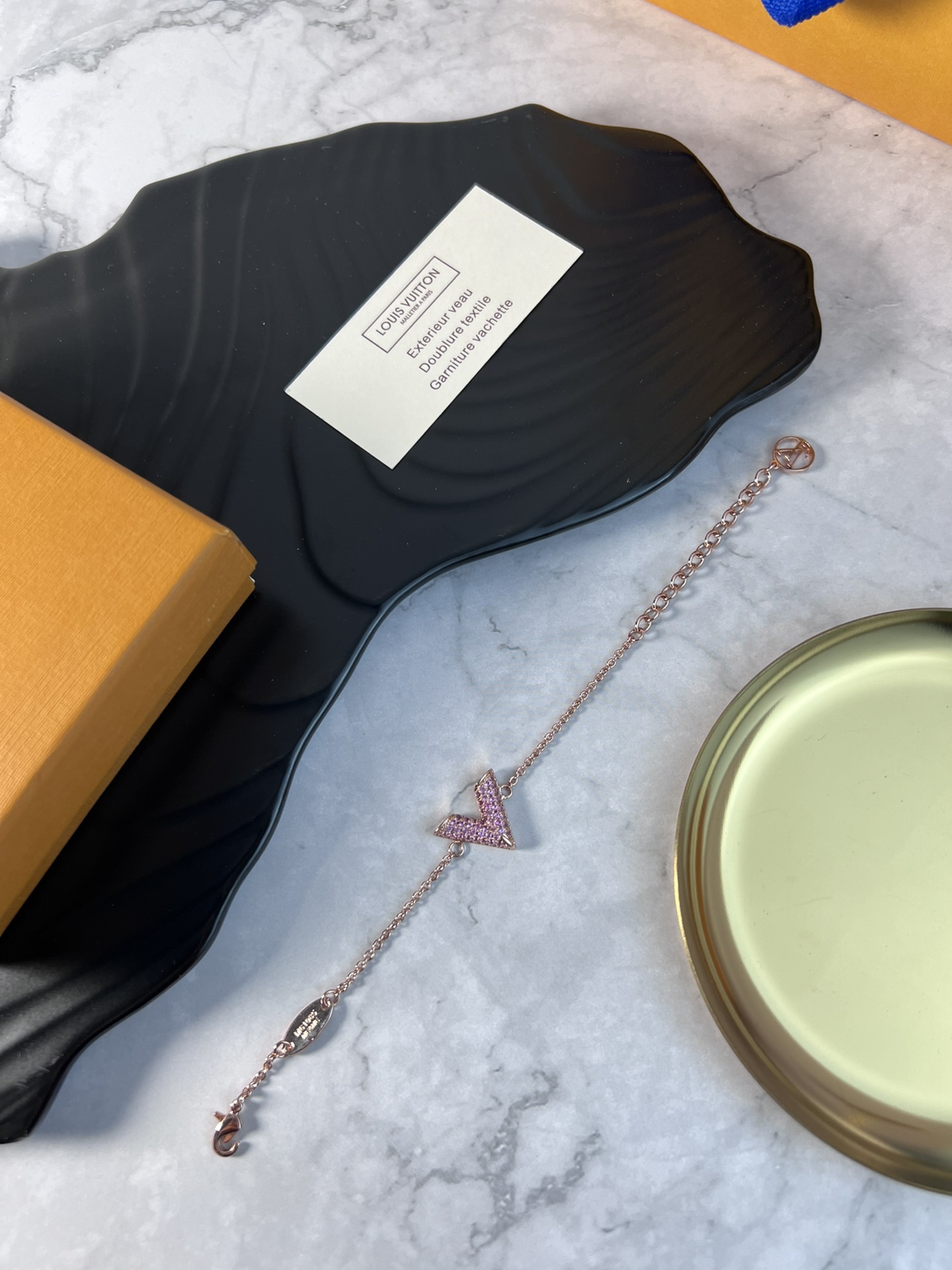 ルイ・ヴィトン「Louis Vuitton」Pure V ブレスレット