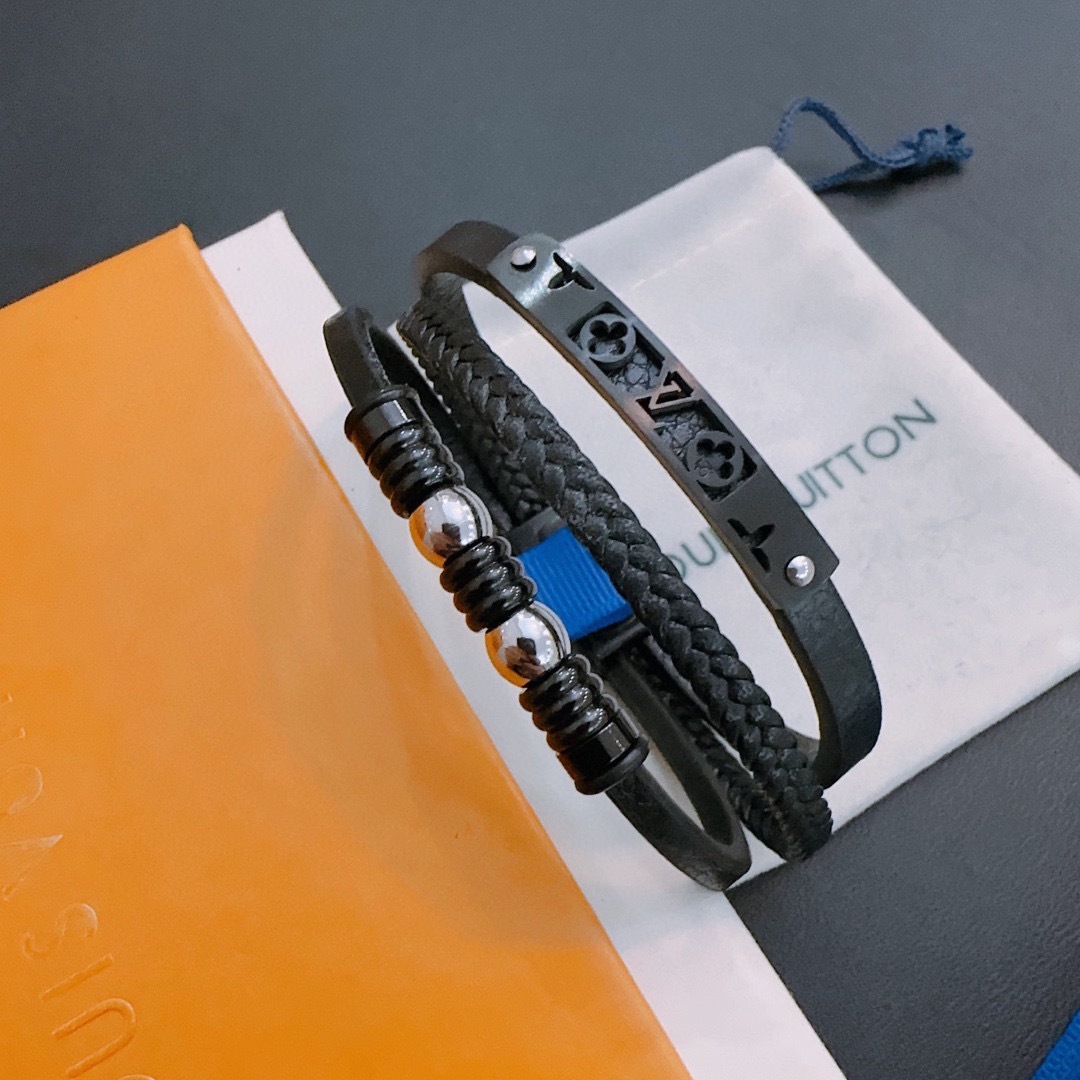 ルイ・ヴィトン「Louis Vuitton」クラシック レザーコード ブレスレット