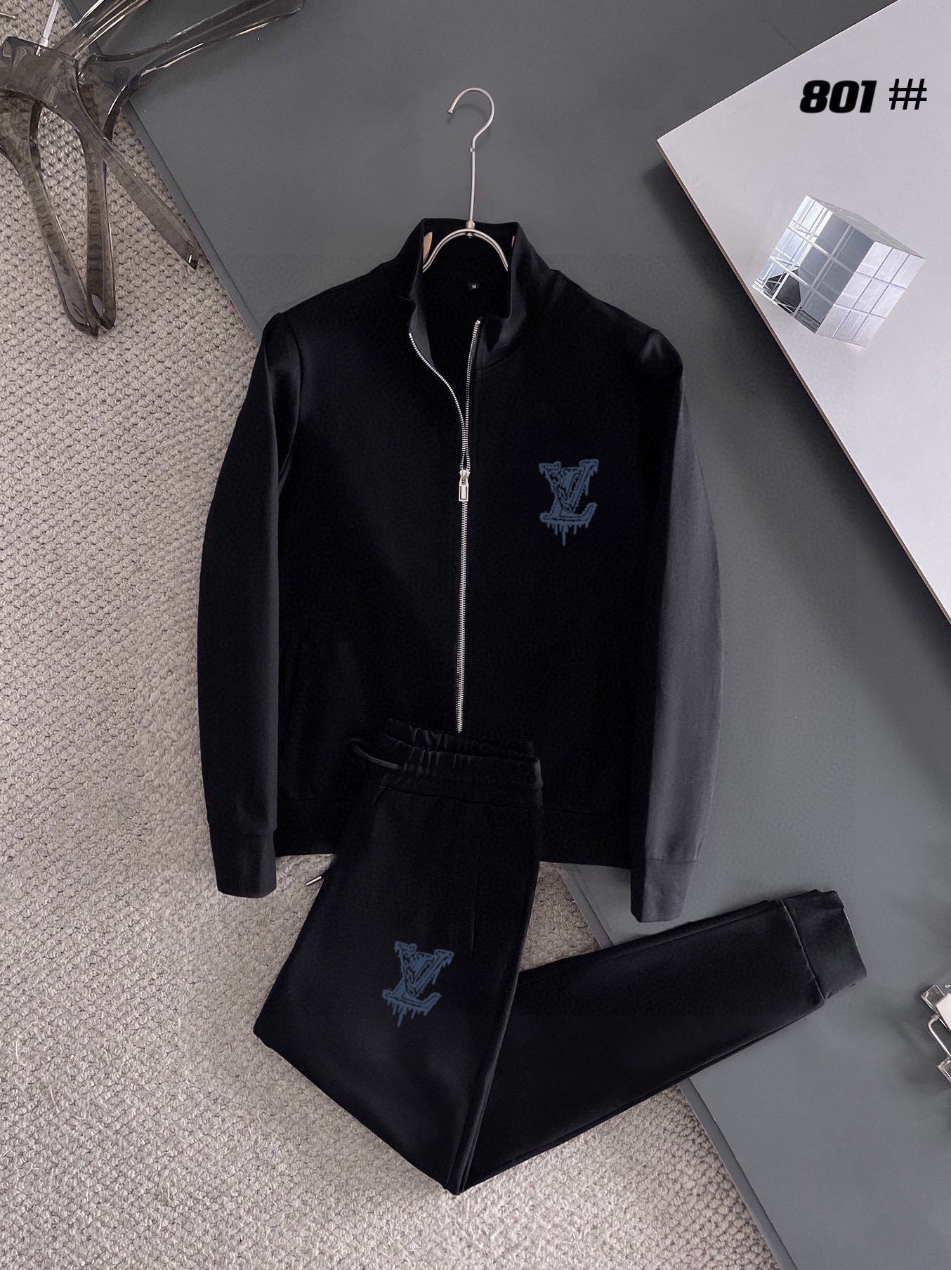 ルイ・ヴィトン「Louis Vuitton」フード付きスウェットシャツ 