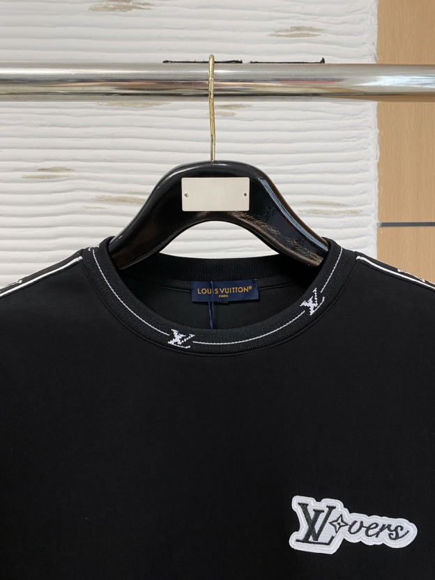 ルイ・ヴィトン「Louis Vuitton」2025秋冬 メンズ スポーツウェア セットアップ