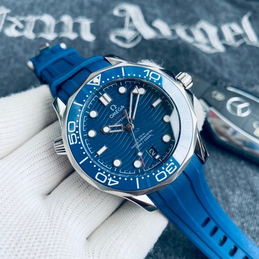 オメガ「Omega」シーマスター ダイバー 300M コーアクシャル マスター クロノメーター 42mm