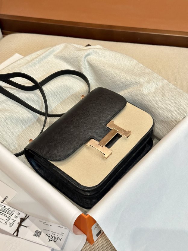 エルメス「Hermès」コンスタンスミニバッグ