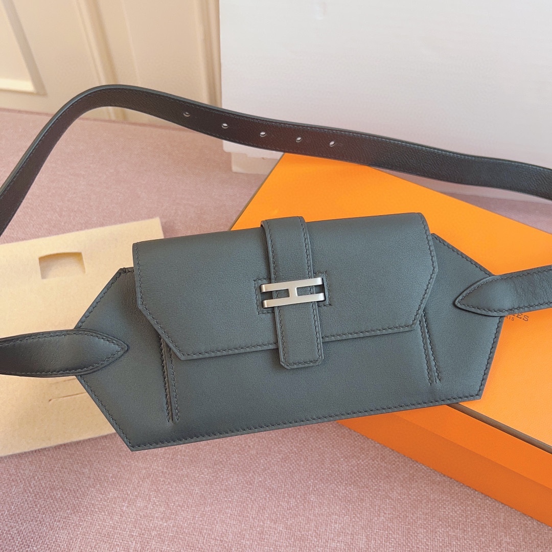 エルメス「Hermès」エラン ポケット 24ベルトポーチ