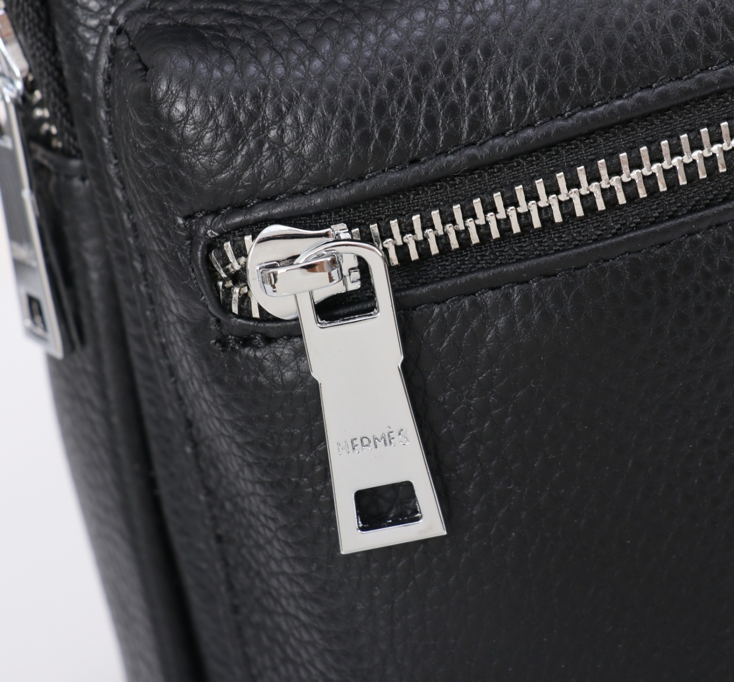 エルメス「Hermès」ソフト・ポシェット クロスボディバッグ