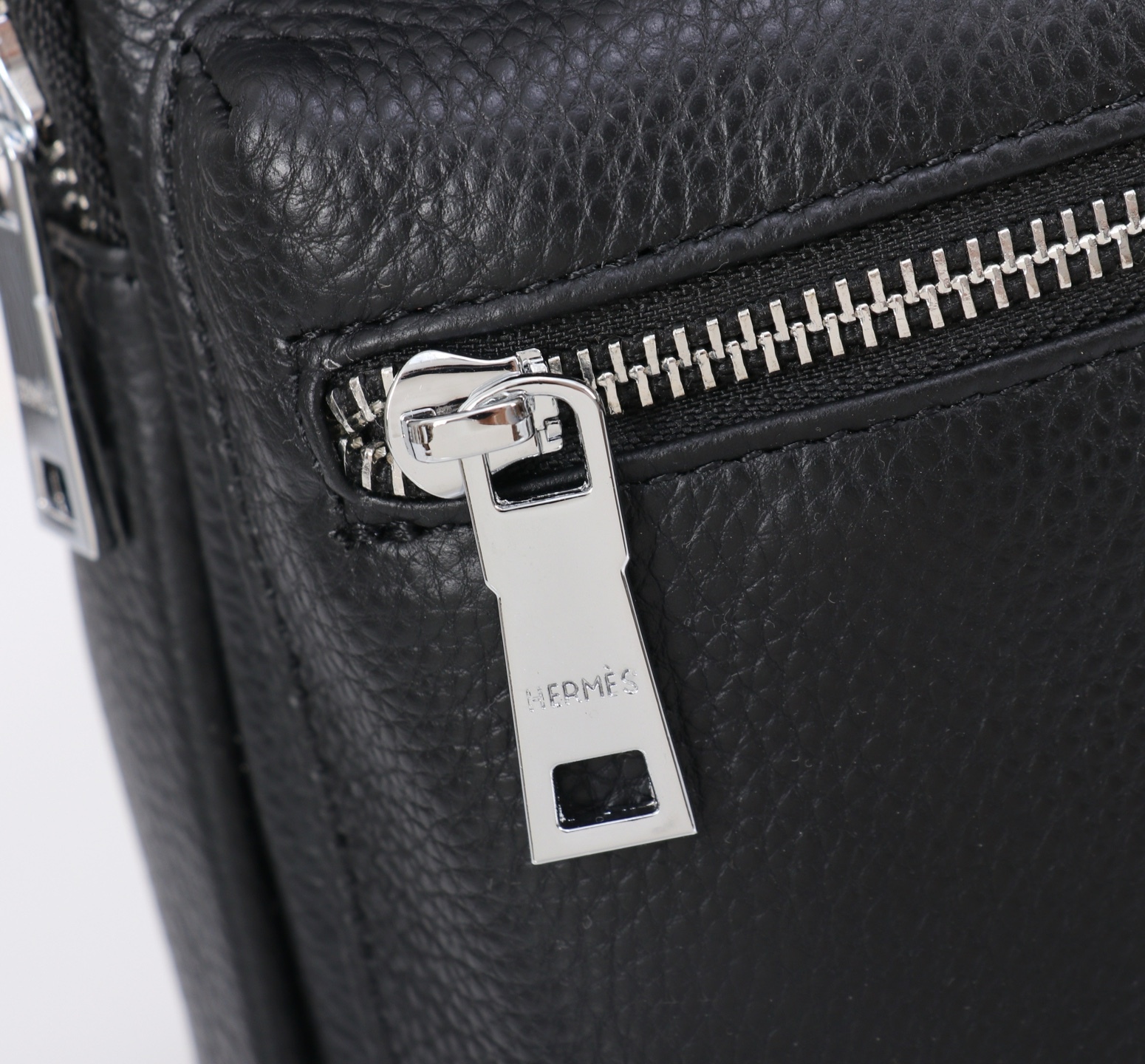 エルメス「Hermès」ソフト・ポシェット クロスボディバッグ