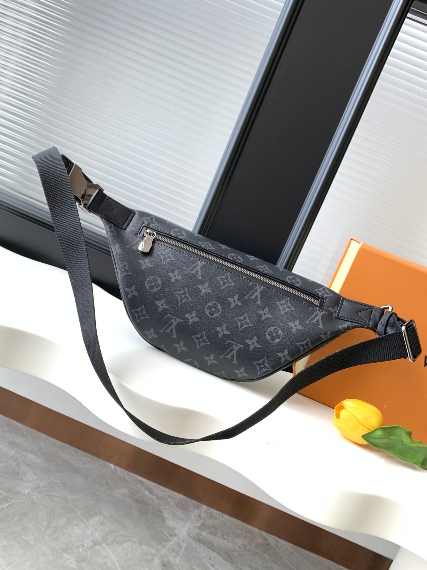 ルイ・ヴィトン「Louis Vuitton」 Discovery ウェストバッグ