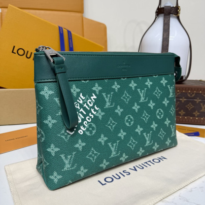 ルイ・ヴィトン「Louis Vuitton」ポシェット ボヤージュ スープル クラッチバッグ