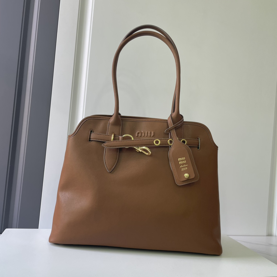 ミュウミュウ「Miu Miu」Collection Aventure Nappa レトロトートバッグ