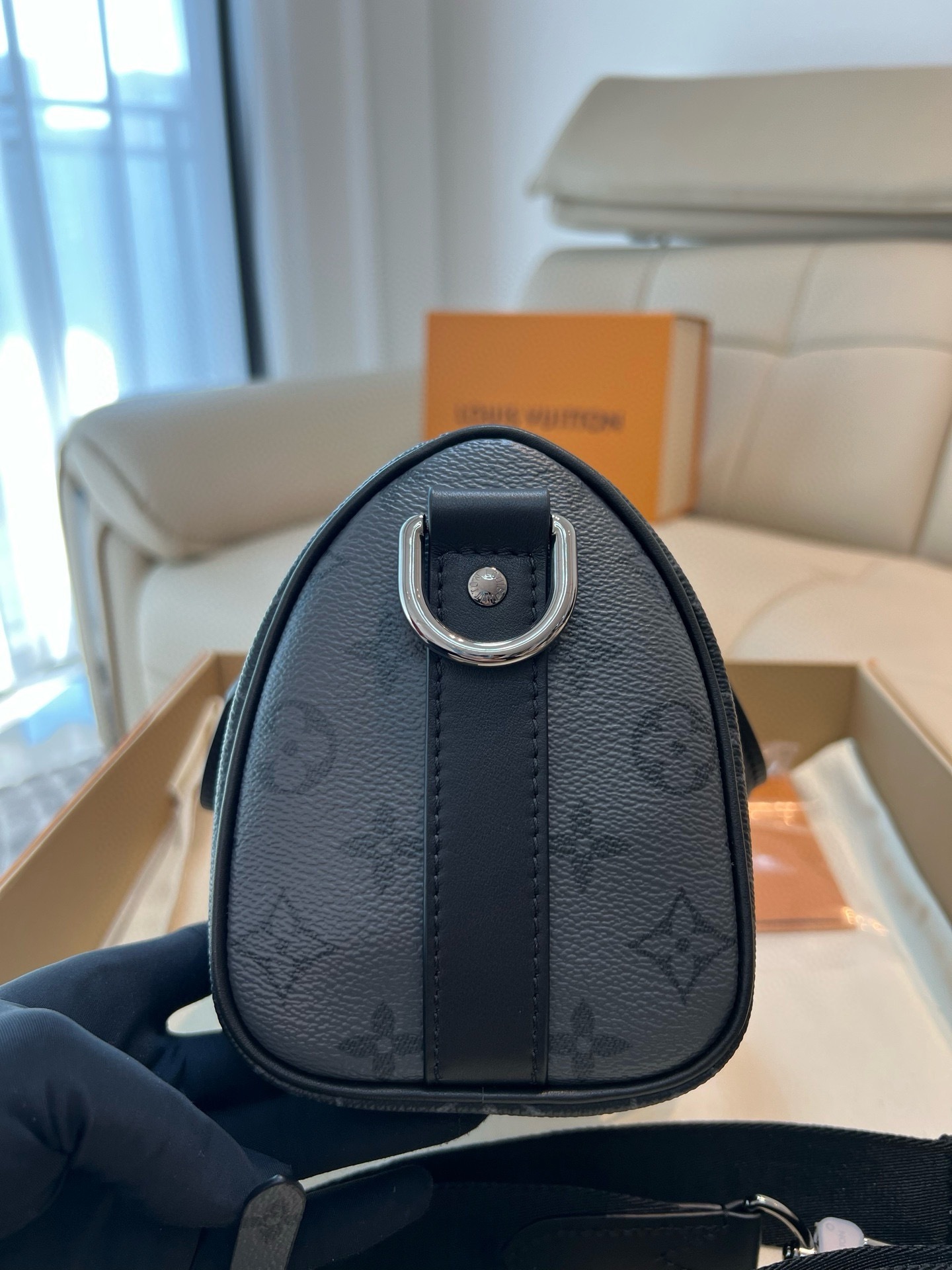 ルイ・ヴィトン「Louis Vuitton」モノグラム エクリプス 逆さま キープオール バンドリエール 25 ハンドバッグ