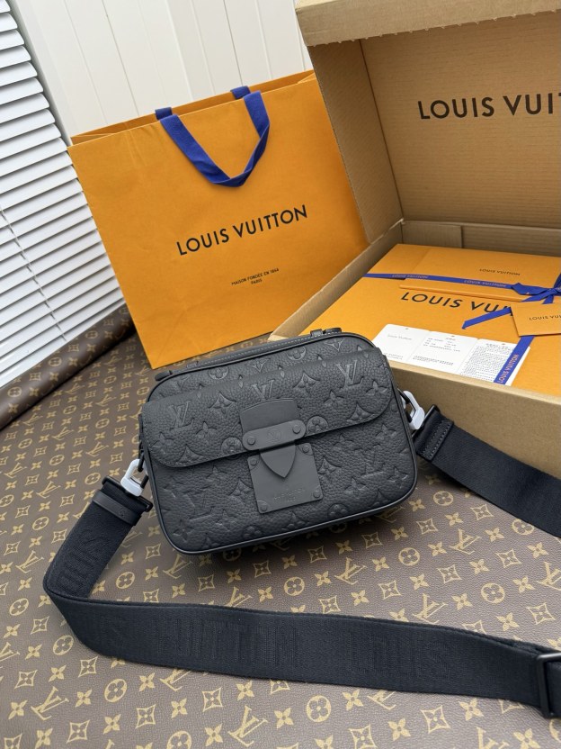 ルイ・ヴィトン「Louis Vuitton」S Lock トーリロンレザー メッセンジャーバッグ