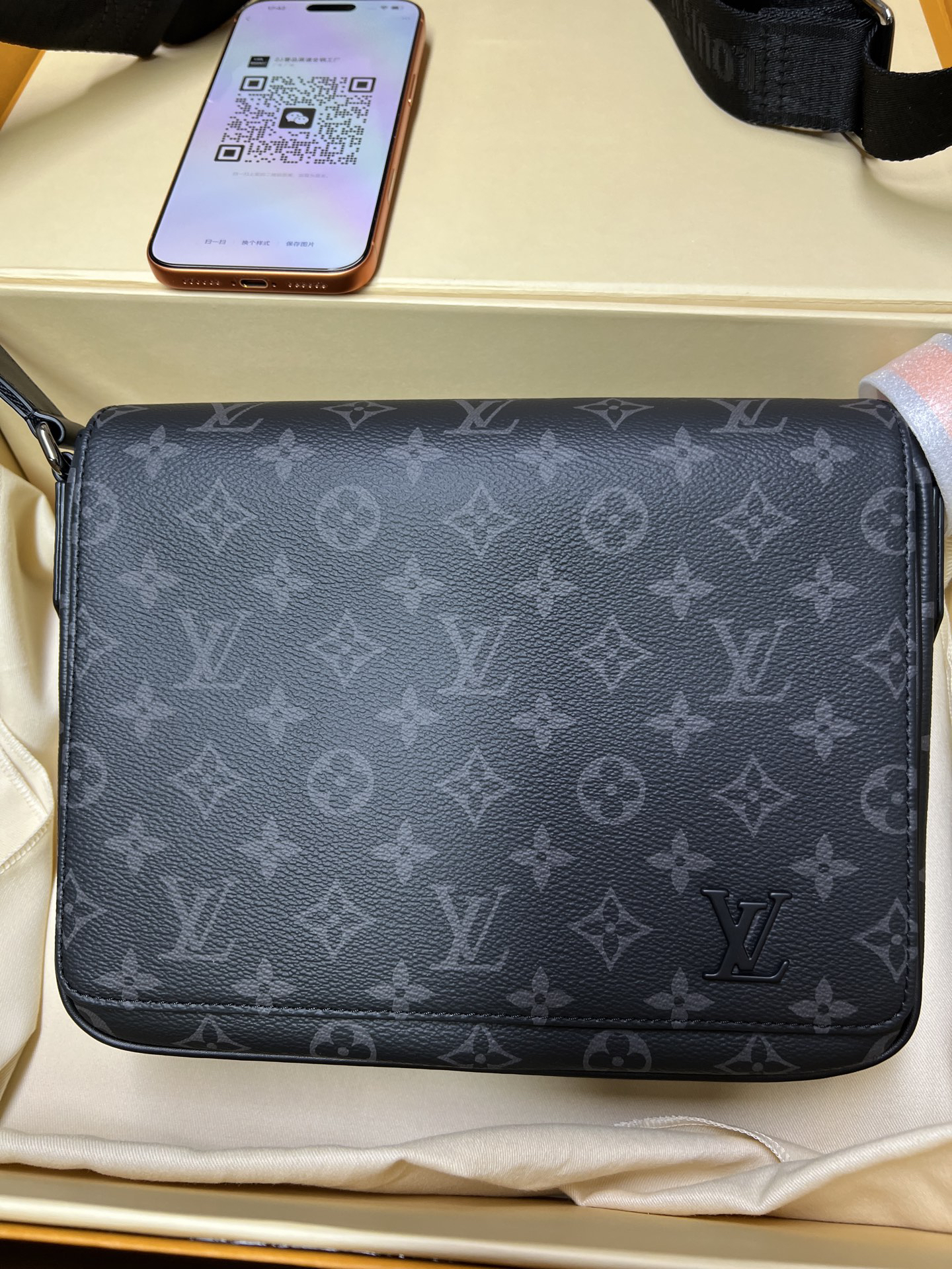 ルイ・ヴィトン「Louis Vuitton」istrict PM メッセンジャーバッグ