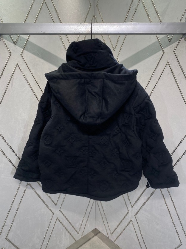 ルイ・ヴィトン「Louis Vuitton」ドゥ-マイユ エンボス加工 ダウンジャケット