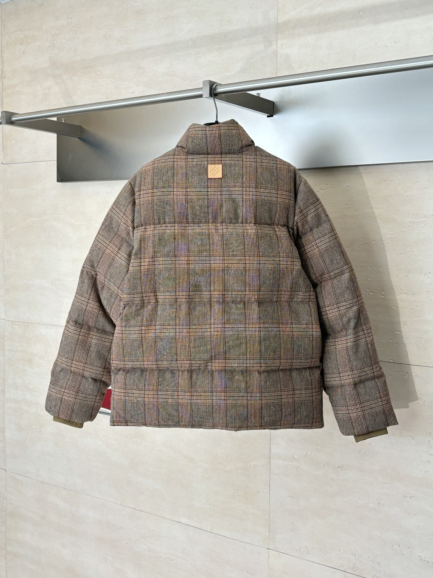 ルイ・ヴィトン「Louis Vuitton」26SS 早春 プリンス オブ ウェールズ チェック ダウンジャケット