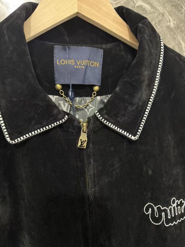 ルイ・ヴィトン「Louis Vuitton」刺繍スエード革 フライトジャケット