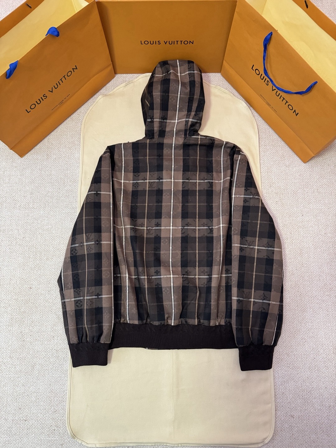 ルイ・ヴィトン「Louis Vuitton」モノグラム エンブレム ジャカード プルオーバー