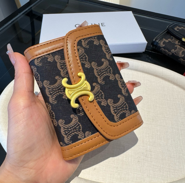 セリーヌ「Celine」エンベロップ チェーンウォレット 長財布