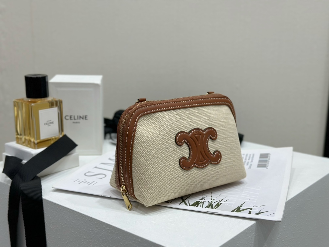 セリーヌ「Celine」Triomphe キャンバス＆レザー チェーンチェーンバッグ