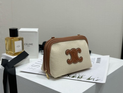 セリーヌ「Celine」Triomphe キャンバス＆レザー チェーンチェーンバッグ