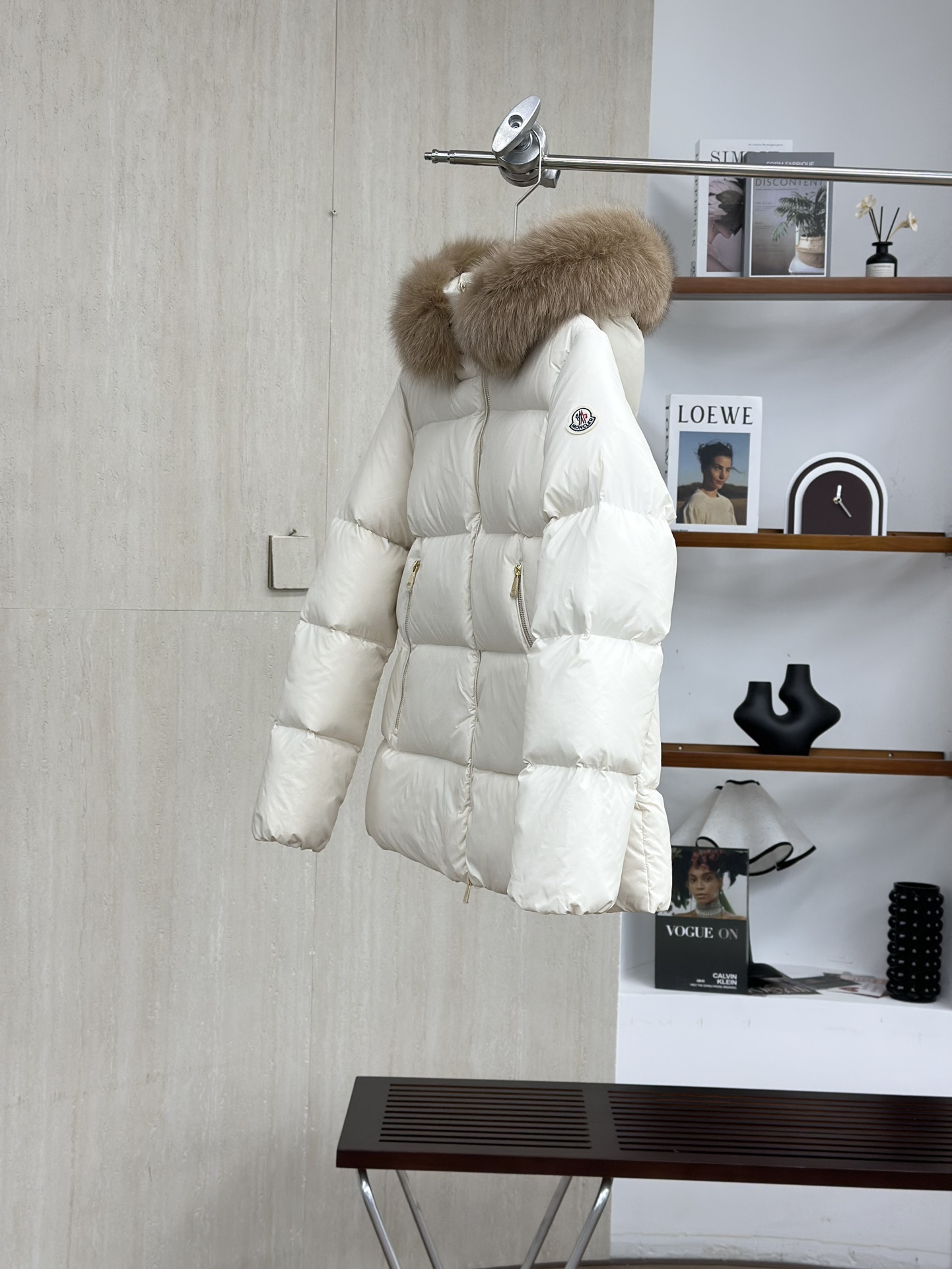 モンクレール「Moncler」Laichefur Aラインフード付きダウンジャケット