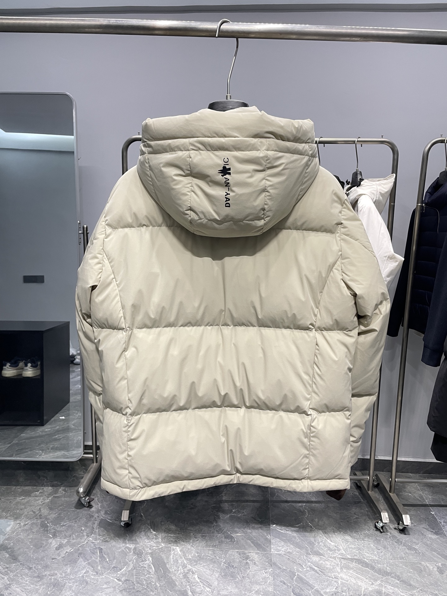 モンクレール「Moncler」Valserine GORE-TEXラミネートパッチワークスキーダウンジャケット