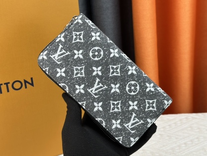 ルイ・ヴィトン「Louis Vuitton」ポルトフォイユ･サラ