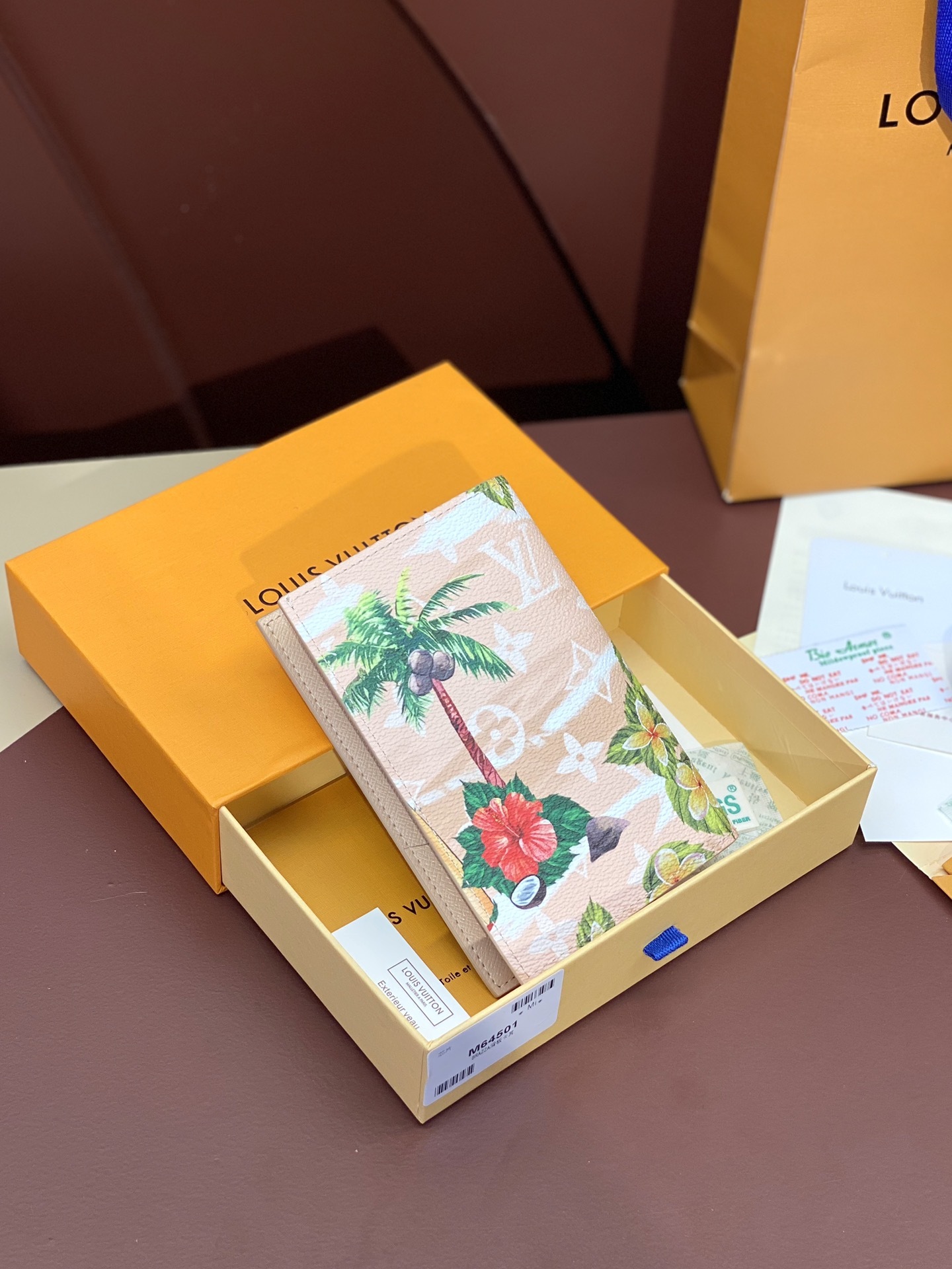 ルイ・ヴィトン「Louis Vuitton」ポルトフォイユ･ブラザ ウォレット「夏の風情プリント」