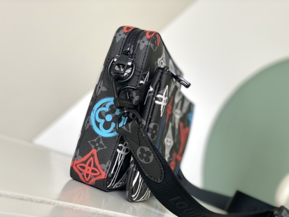 ルイ・ヴィトン「Louis Vuitton」新作 Trio メッセンジャーバッグ
