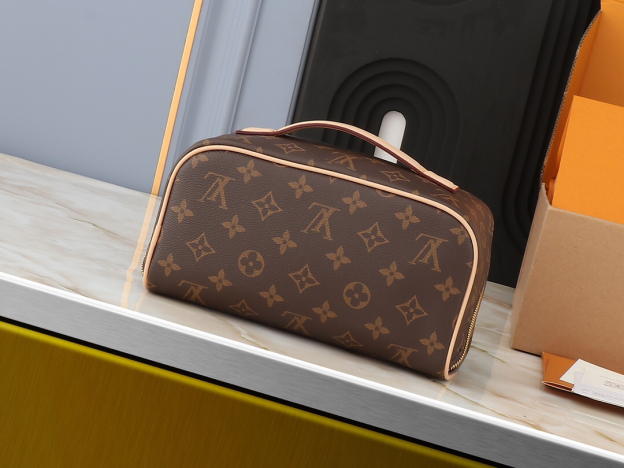 ルイ・ヴィトン「Louis Vuitton」トイレタリー･バッグ