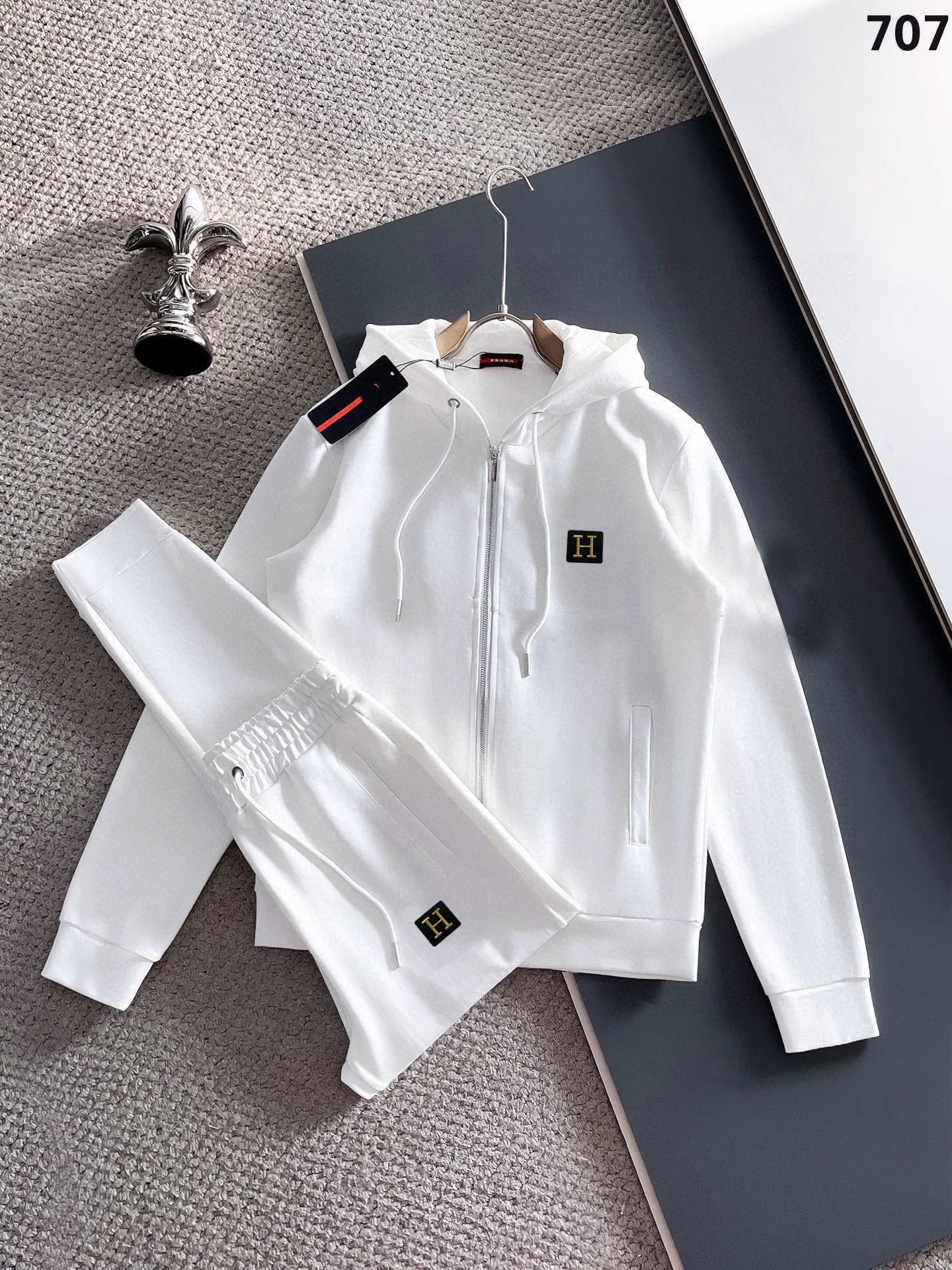 エルメス「Hermès」2026年春夏 ニット&パンツ セットアップ